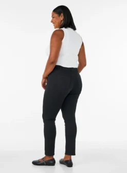 Emily Stay Black Jeans mit normaler Taille