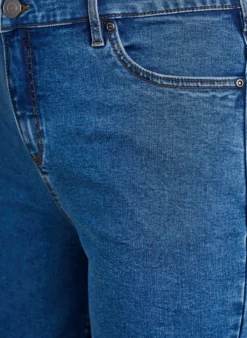 Eng anliegende Jeansshorts mit hoher Taille