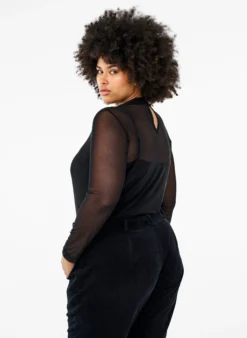 Enganliegende Mesh-Bluse mit langen Ärmeln
