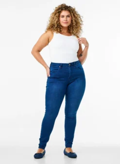 Extra schmale Amy Jeans mit hoher Taille