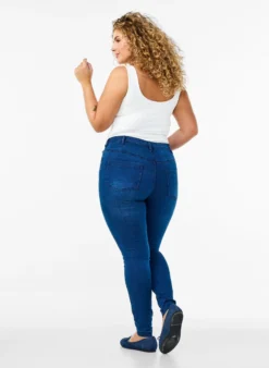 Extra schmale Amy Jeans mit hoher Taille