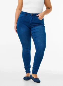 Extra schmale Amy Jeans mit hoher Taille