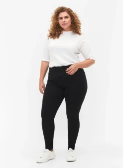 Extra schmale Amy Jeans mit hoher Taille