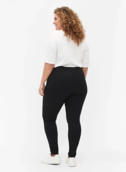 Extra schmale Amy Jeans mit hoher Taille
