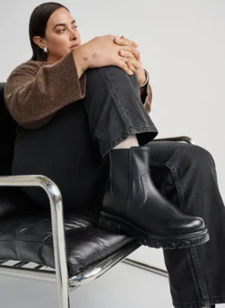 Extra Weite - Chunky Chelsea Boot aus Leder mit Reißverschluss