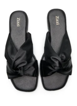 Extra Weite - Flache Sandalen mit gekreuzten Satinriemen