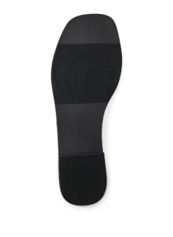 Extra Weite - Flache Sandalen mit gekreuzten Satinriemen