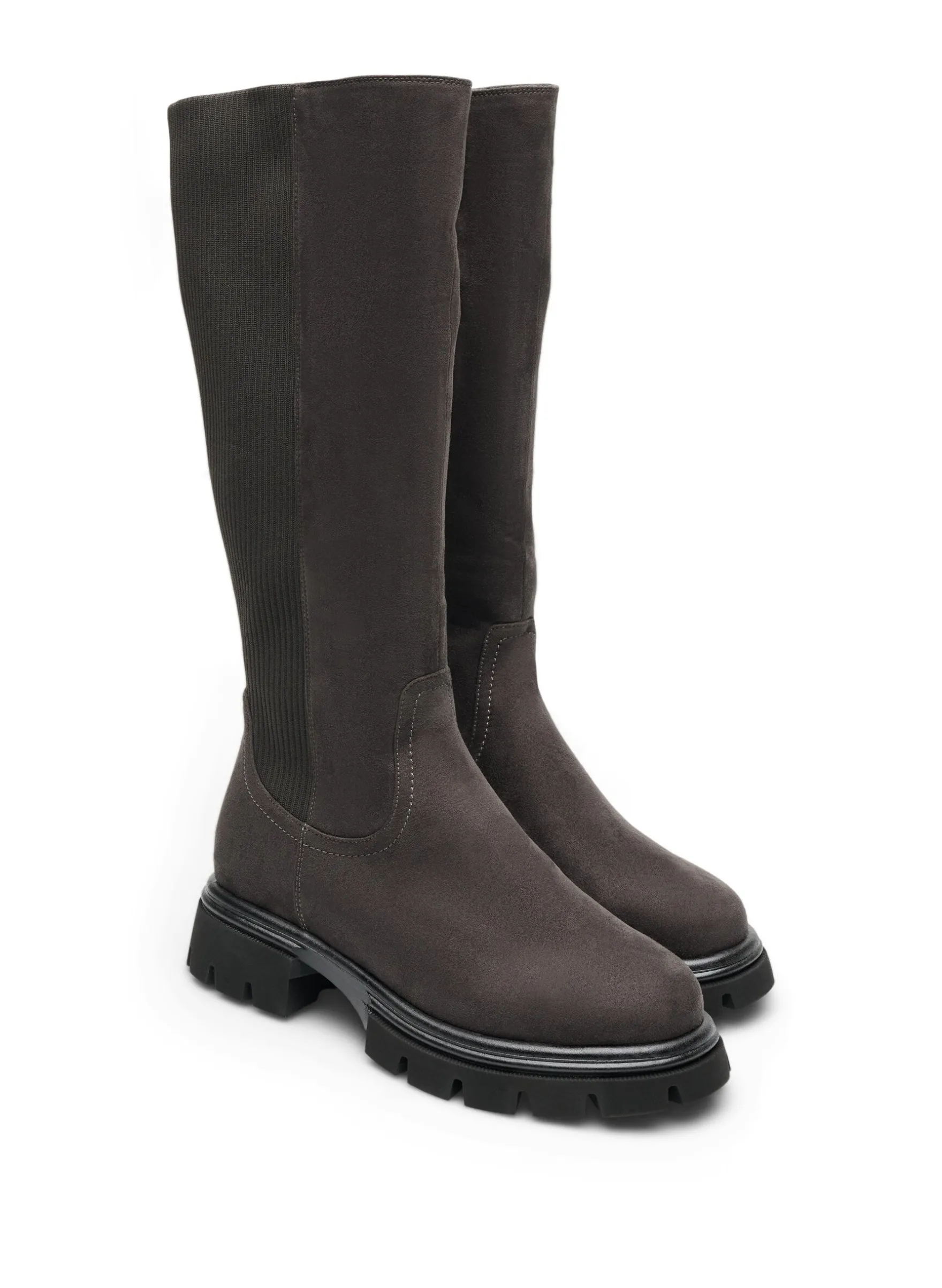 Extra Weiter - Hoher Stiefel aus Wildlederimitat mit gerippten Einsätzen