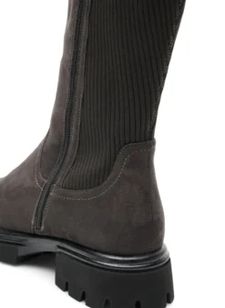 Extra Weiter - Hoher Stiefel aus Wildlederimitat mit gerippten Einsätzen
