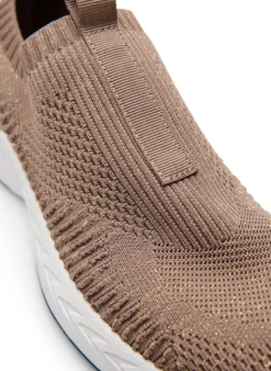 Extra Weite - Sneaker aus Stretch-Strick mit Glitzerfaden