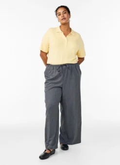 Feinstrick-Poloshirt mit kurzen Ärmeln