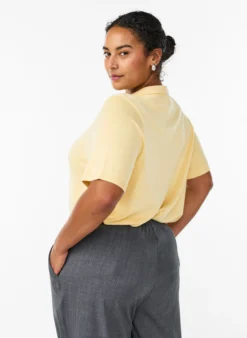 Feinstrick-Poloshirt mit kurzen Ärmeln