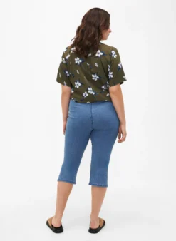 FLASH - Hoch taillierte Capri-Hose aus Denim mit Slim Fit