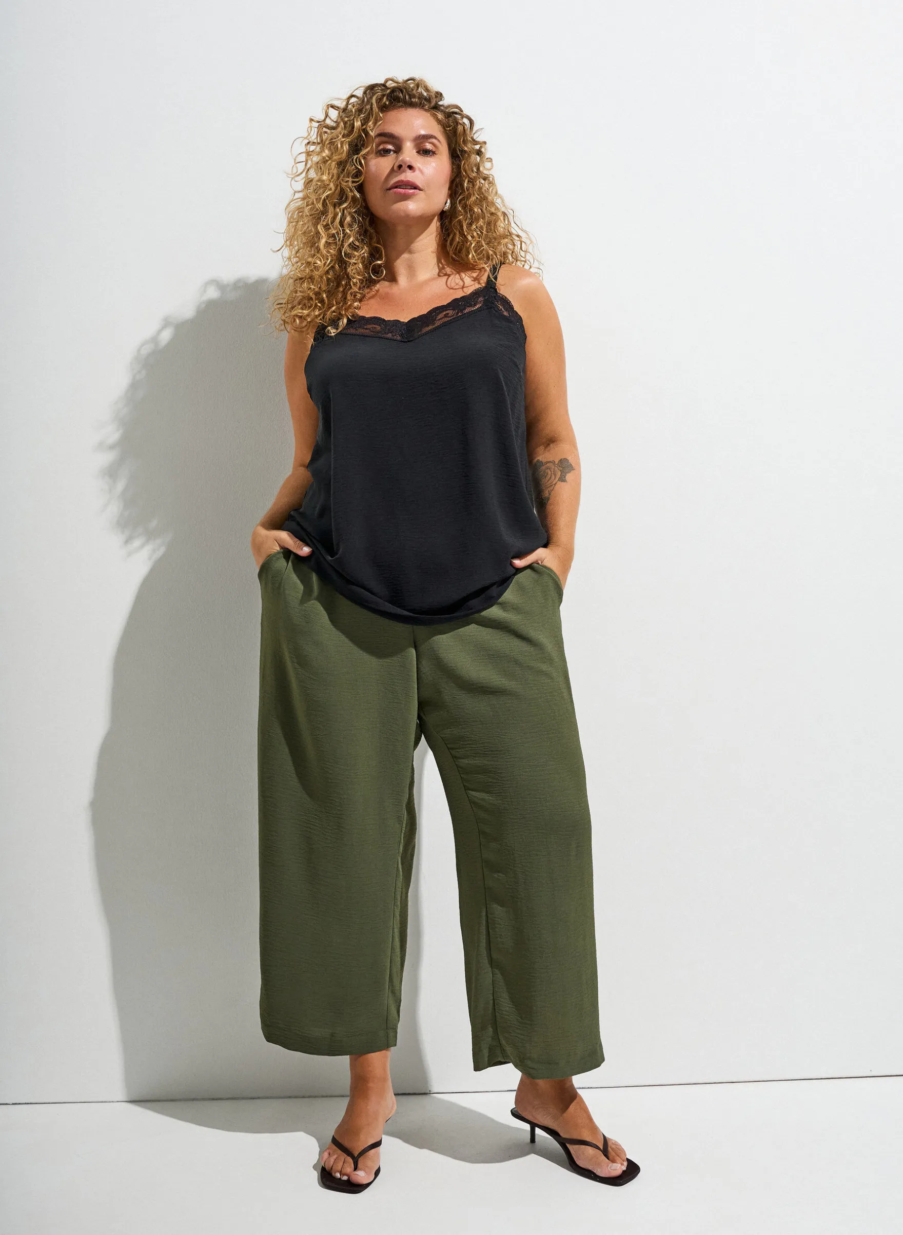 FLASH - Hoch taillierte Culotte mit Gummizug hinten