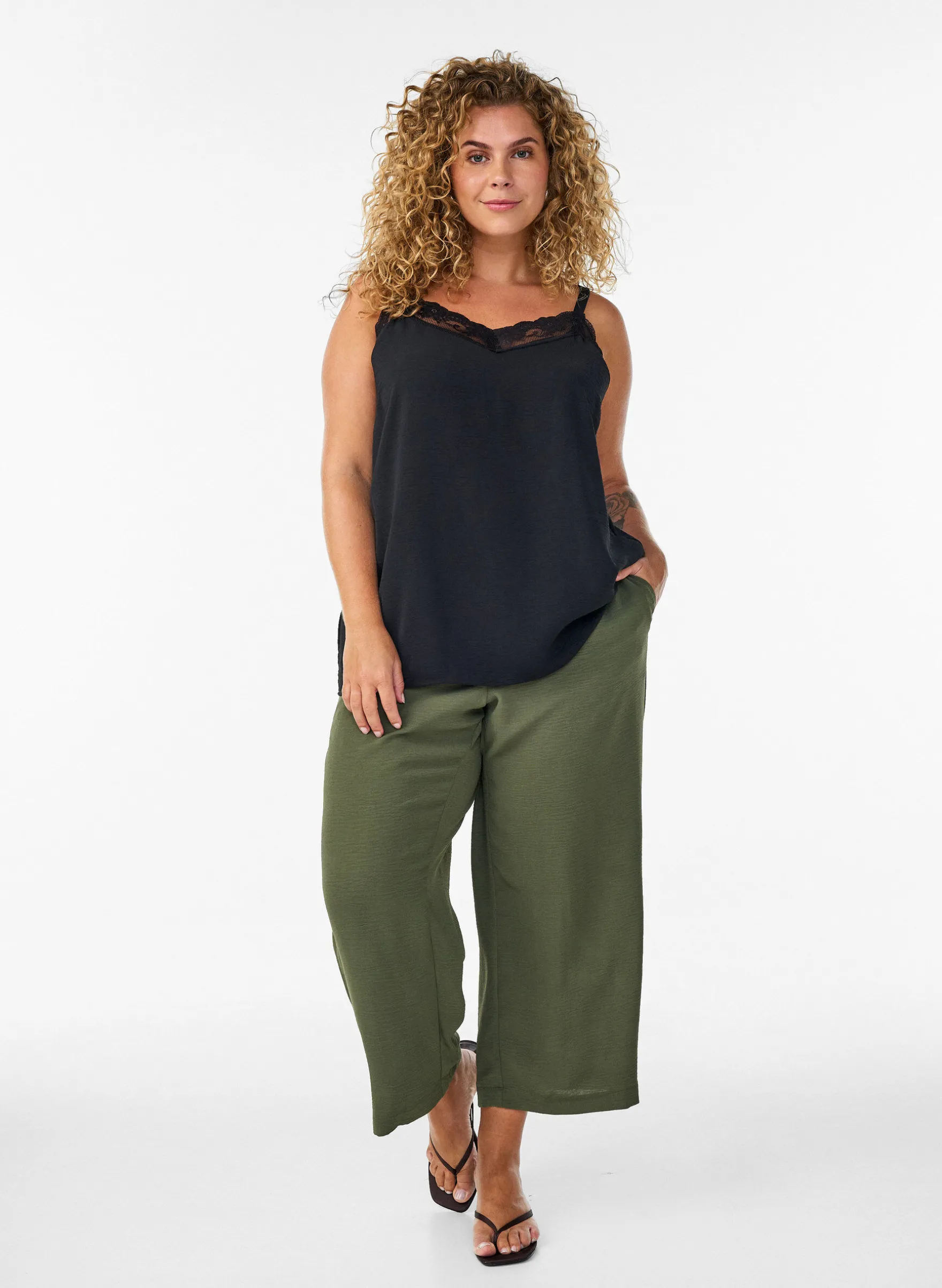 FLASH - Hoch taillierte Culotte mit Gummizug hinten