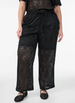 FLASH - Hose aus Lochstickerei mit geradem Bein