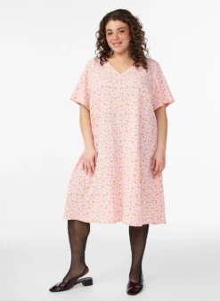 FLASH - Kleid mit kurzen Ärmeln und V-Ausschnitt