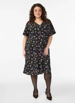 FLASH - Kleid mit kurzen Ärmeln und V-Ausschnitt
