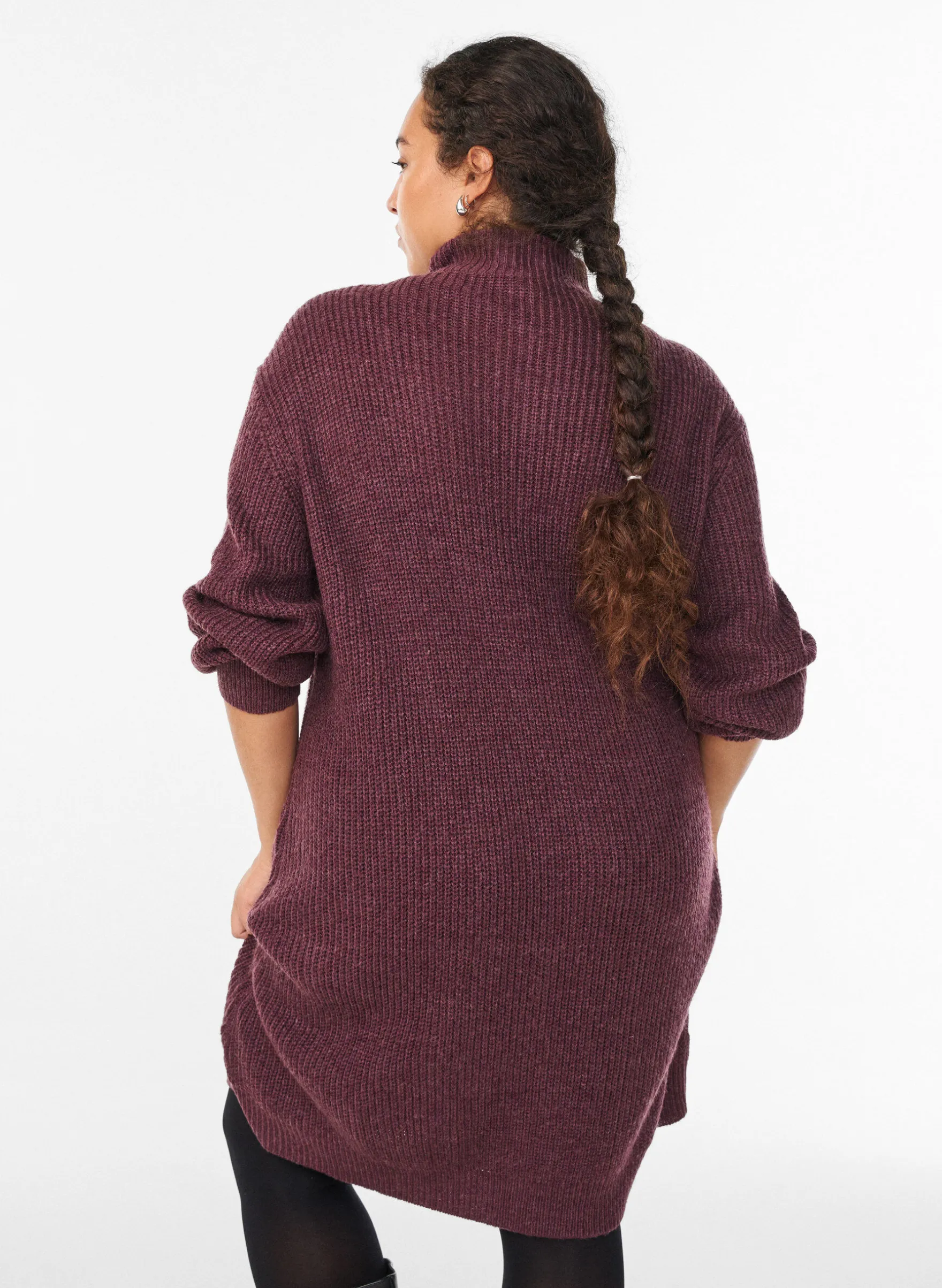 FLASH - Kurzes Strickkleid mit hohem Kragen
