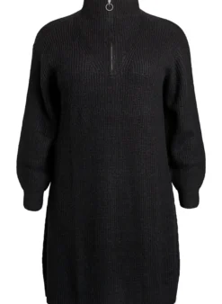 FLASH - Kurzes Strickkleid mit hohem Kragen