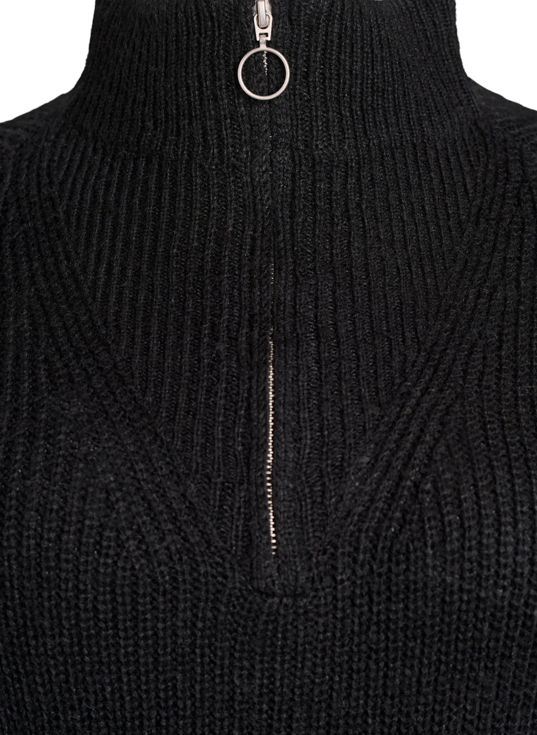 FLASH - Kurzes Strickkleid mit hohem Kragen