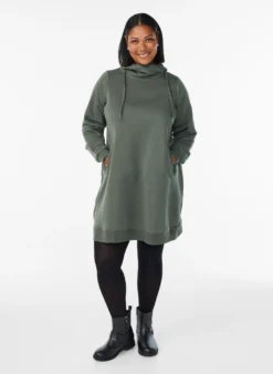 FLASH - Kurzes Sweatshirtkleid mit Stehkragen und Taschen