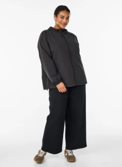 FLASH - Leichte Jacke mit Kapuze und Reißverschluss