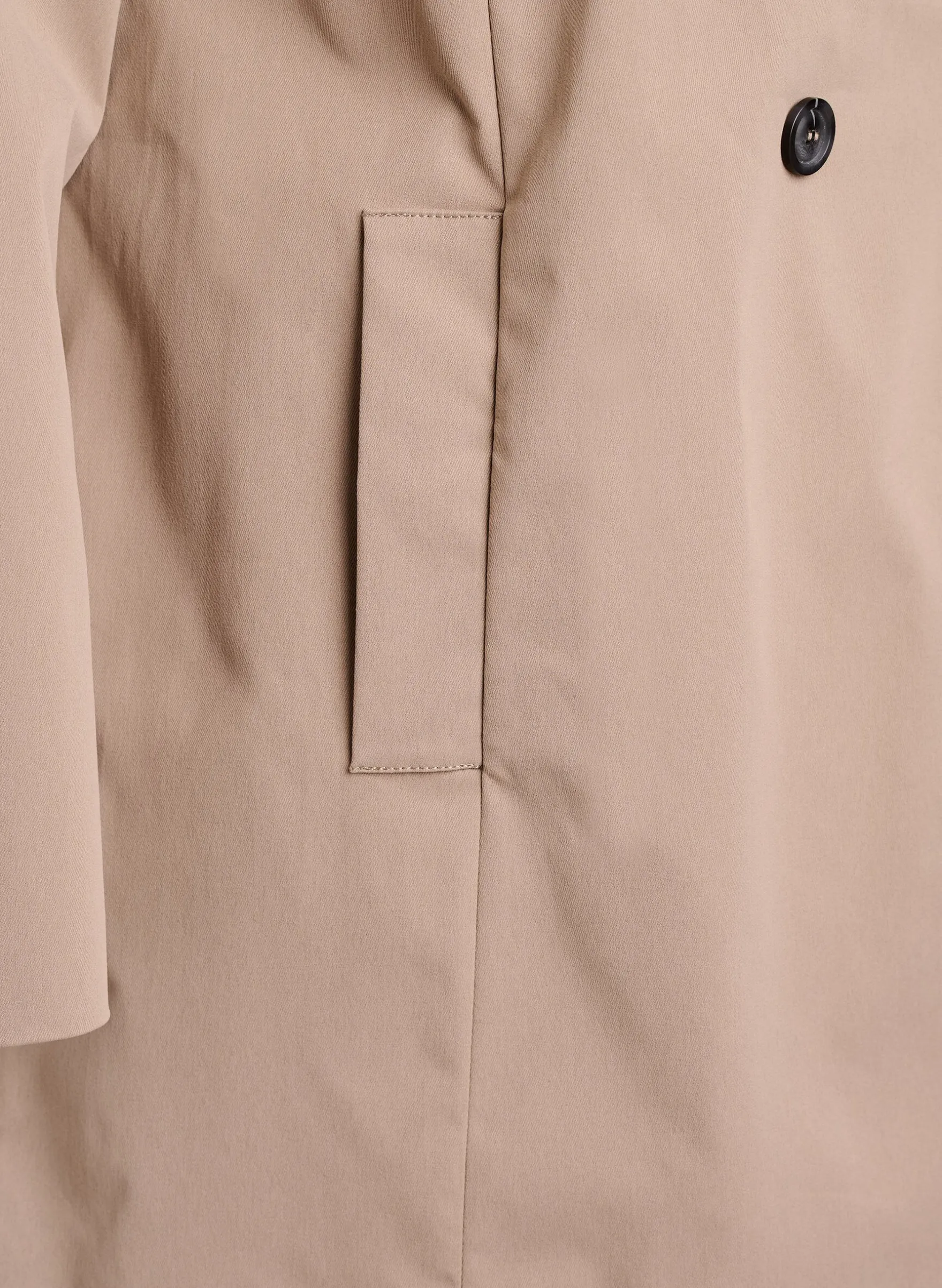 Frühlingsjacke aus wasserabweisendem Material mit A-Linie