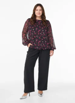 Geblümte Bluse aus Chiffon mit transparenten Ärmeln