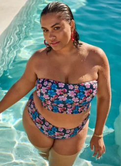 Geblümte Brazilian-Bikinihose