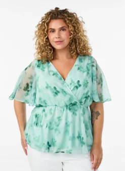 Geblümte Chiffonbluse mit kurzen Ärmeln