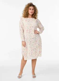 Geblümtes Kleid mit gewellter Textur
