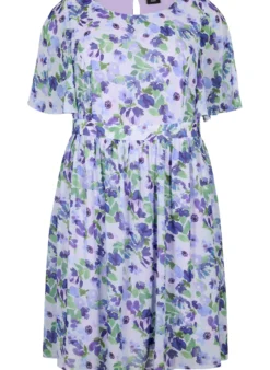 Geblümtes Kleid mit kurzen Ärmeln