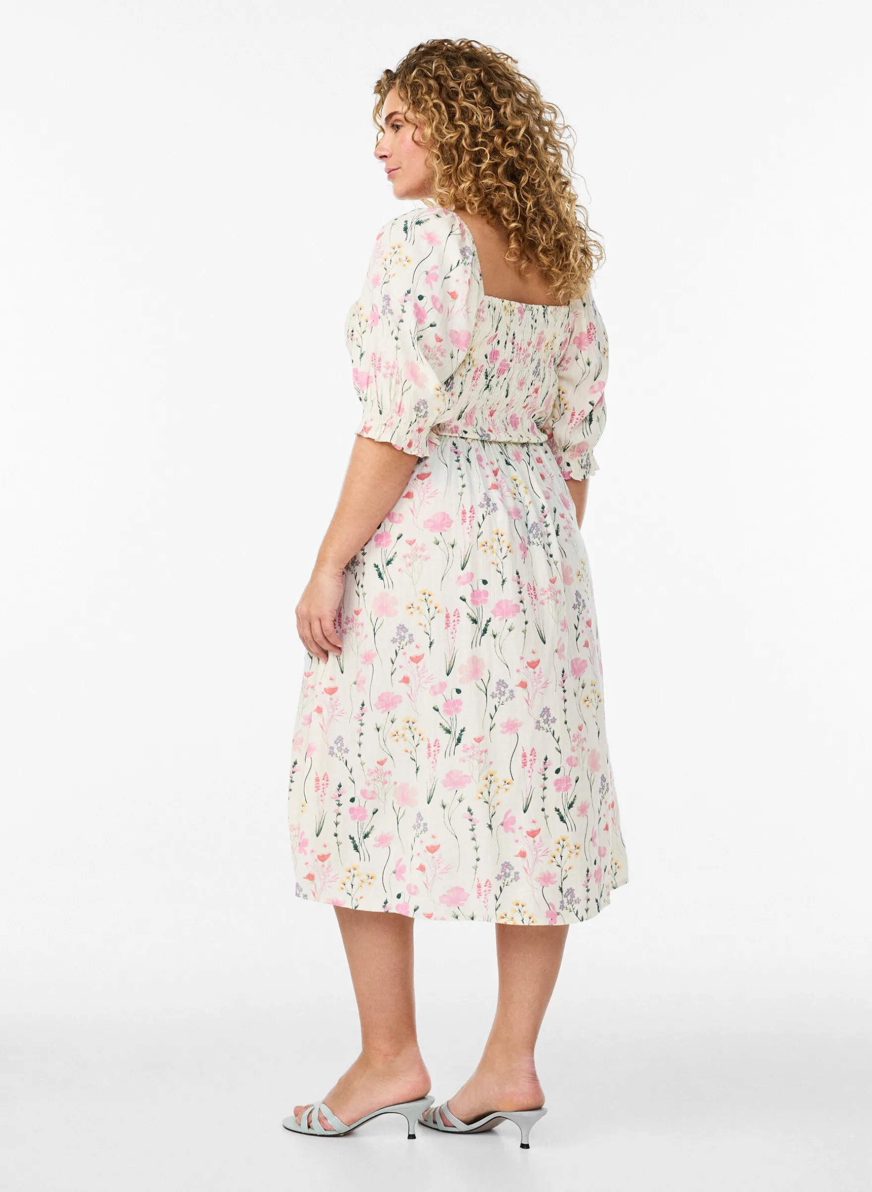Geblümtes Sommerkleid aus Viskose