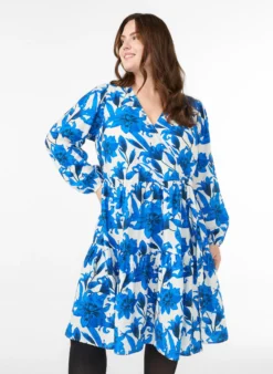 Geblümtes Wickelkleid mit Bindegürtel