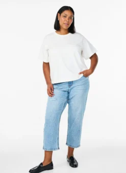 Gekürzte Vera Jeans mit Destroyed-Effekten