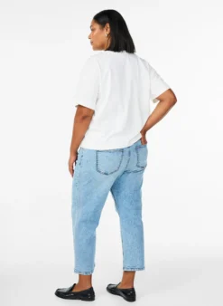 Gekürzte Vera Jeans mit Destroyed-Effekten