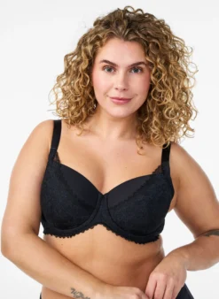 Gepolsterter BH mit Spitze