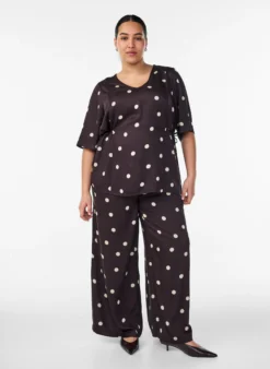 Gepunktete Bluse aus Viskose mit V-Ausschnitt und Bindeband