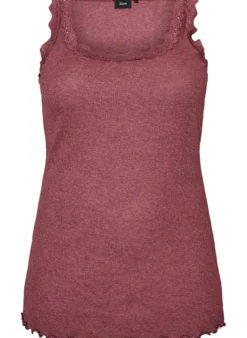 Geripptes Top mit Spitzen