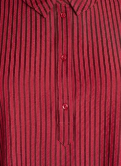 Gestreifte Bluse mit Knopfdetail am Rücken