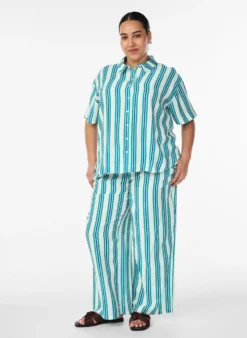 Gestreifte Hose mit hoher Taille und weiten Beinen