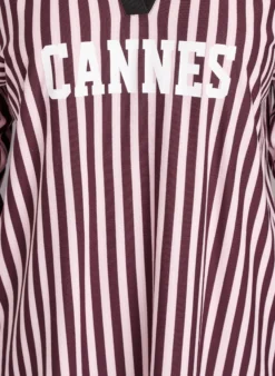 Gestreiftes Poloshirt mit Textaufdruck