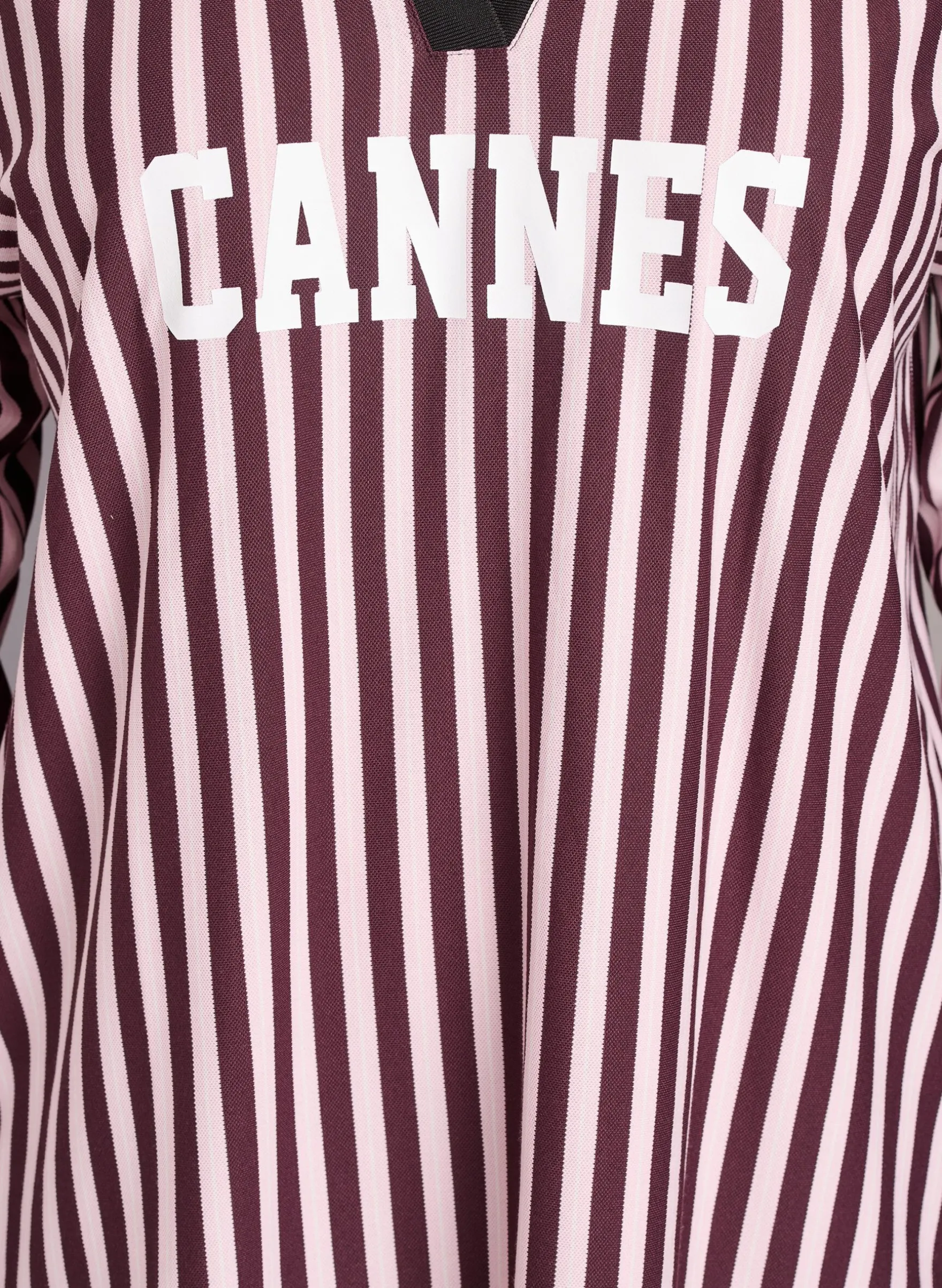 Gestreiftes Poloshirt mit Textaufdruck
