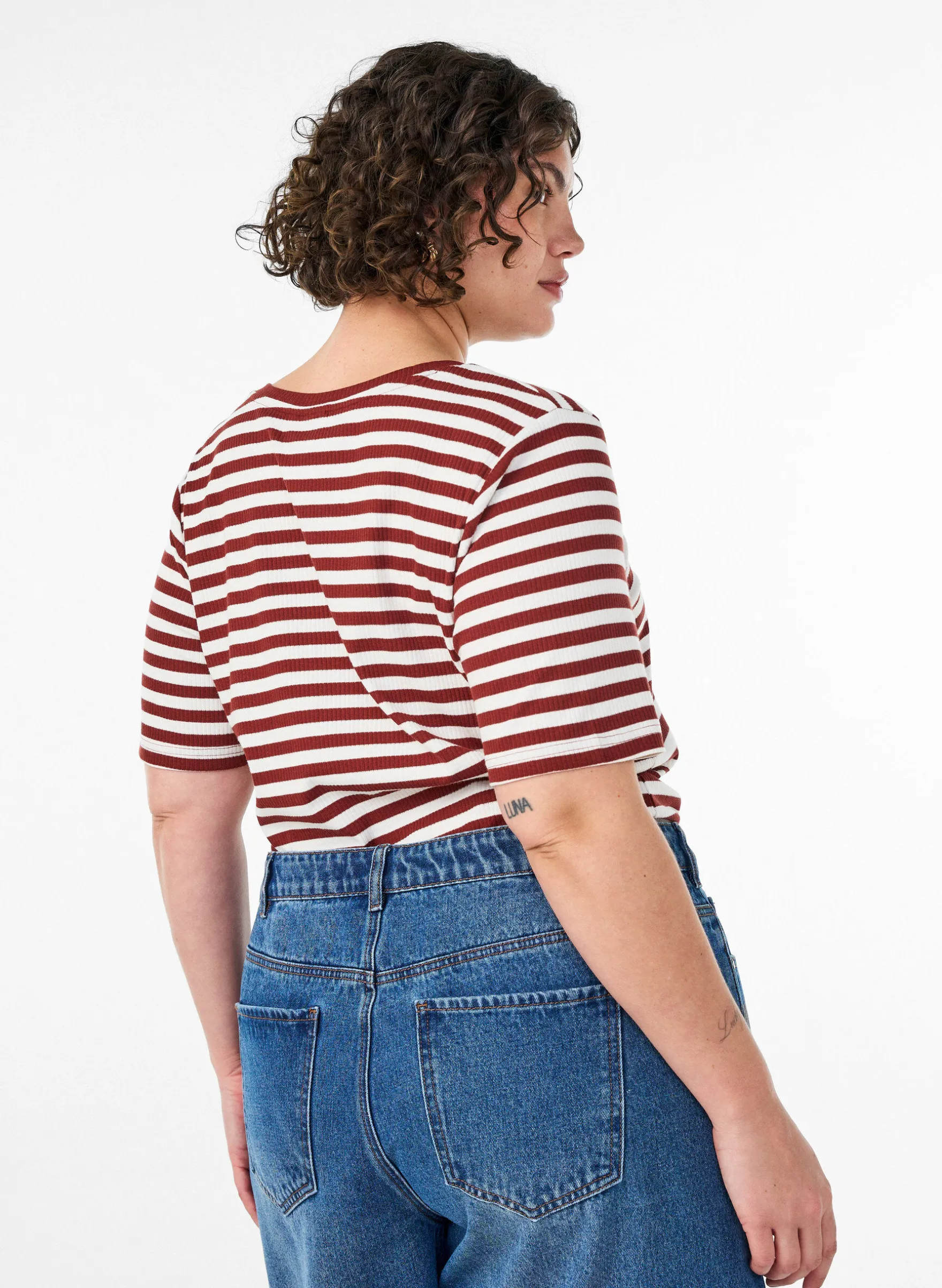 Gestreiftes T-Shirt mit gerippter Struktur