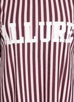 Gestreiftes T-Shirt mit sportlichem Design