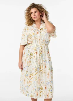 Hemdblusenkleid aus Leinen und Viskose mit Bindegürtel
