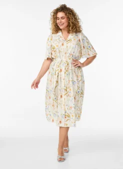 Hemdblusenkleid aus Leinen und Viskose mit Bindegürtel