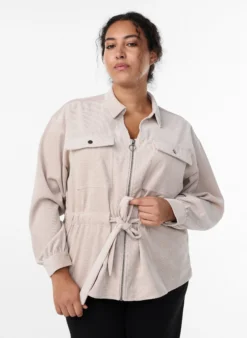 Hemdjacke aus Cord mit Bindegürtel und Taschen
