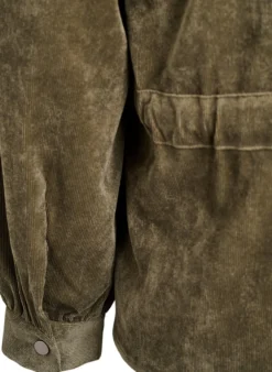 Hemdjacke aus Cord mit Bindegürtel und Taschen